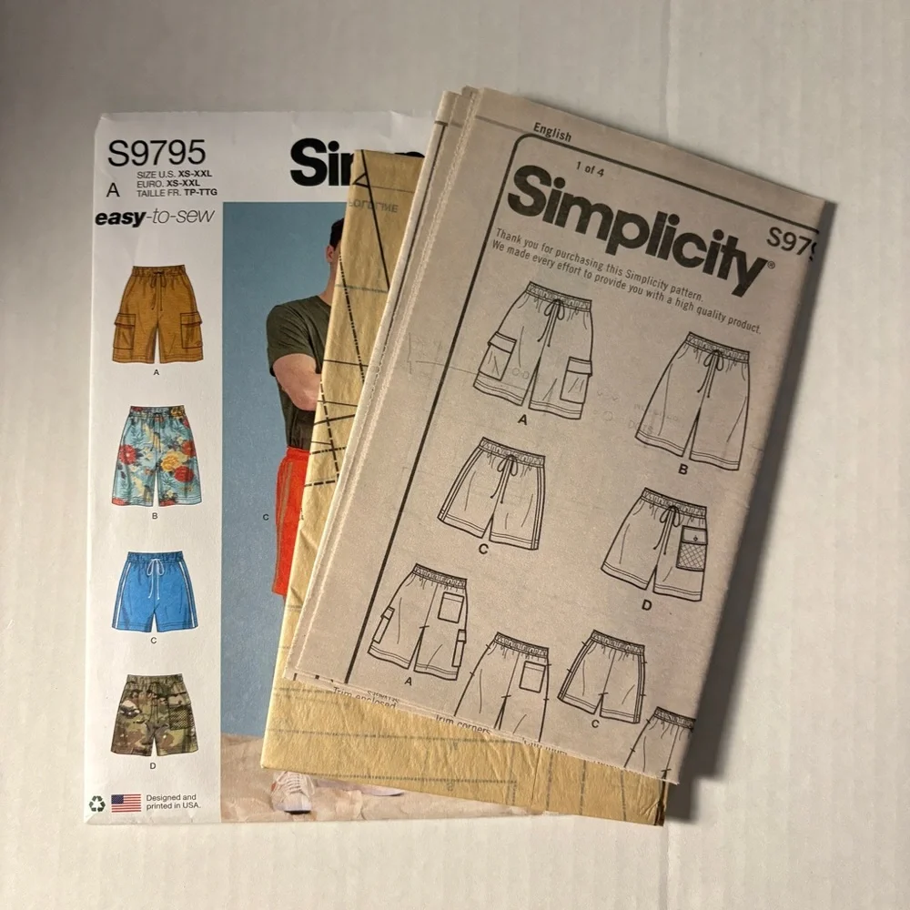 Simplicity Easy-to-Sew Pattern S9795 A for Unisex Shorts